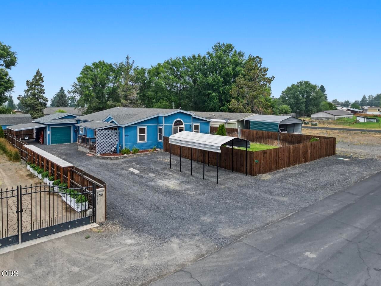 Photo of 3737 NW Oak Avenue 27 of 38