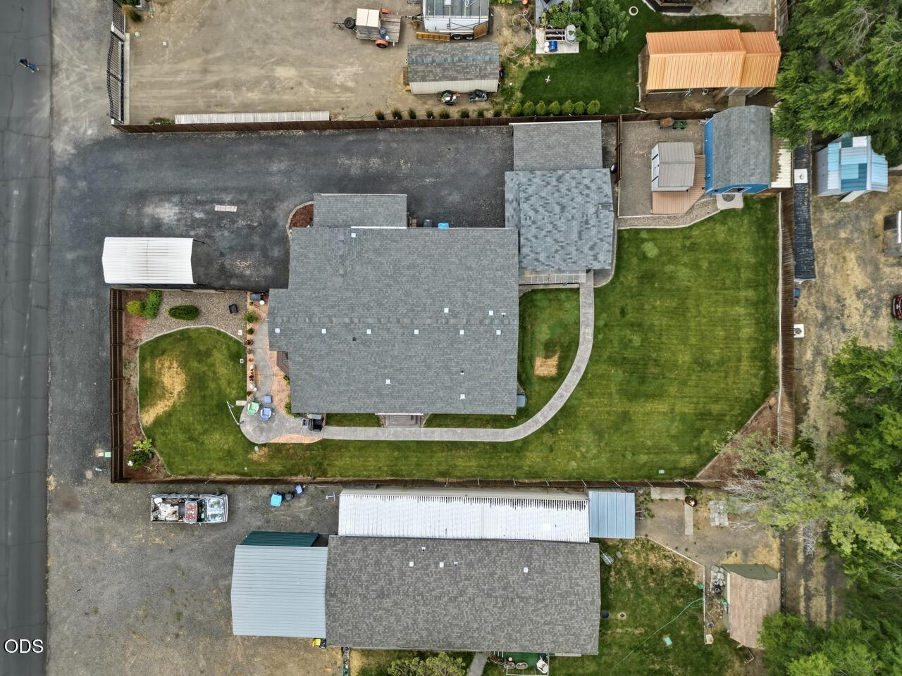 Photo of 3737 NW Oak Avenue 3 of 38