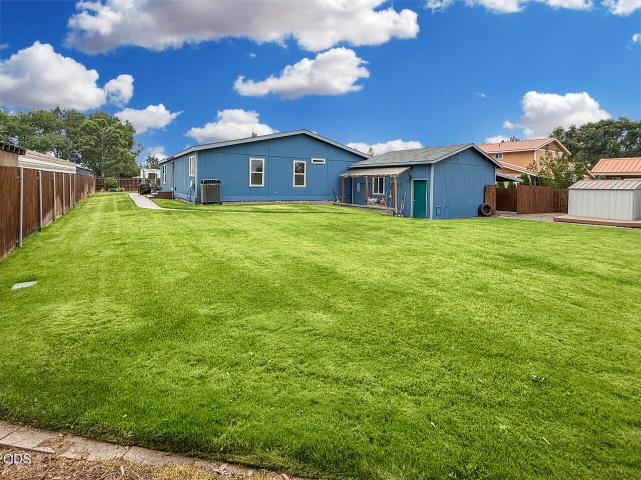 Photo of 3737 NW Oak Avenue 35 of 38