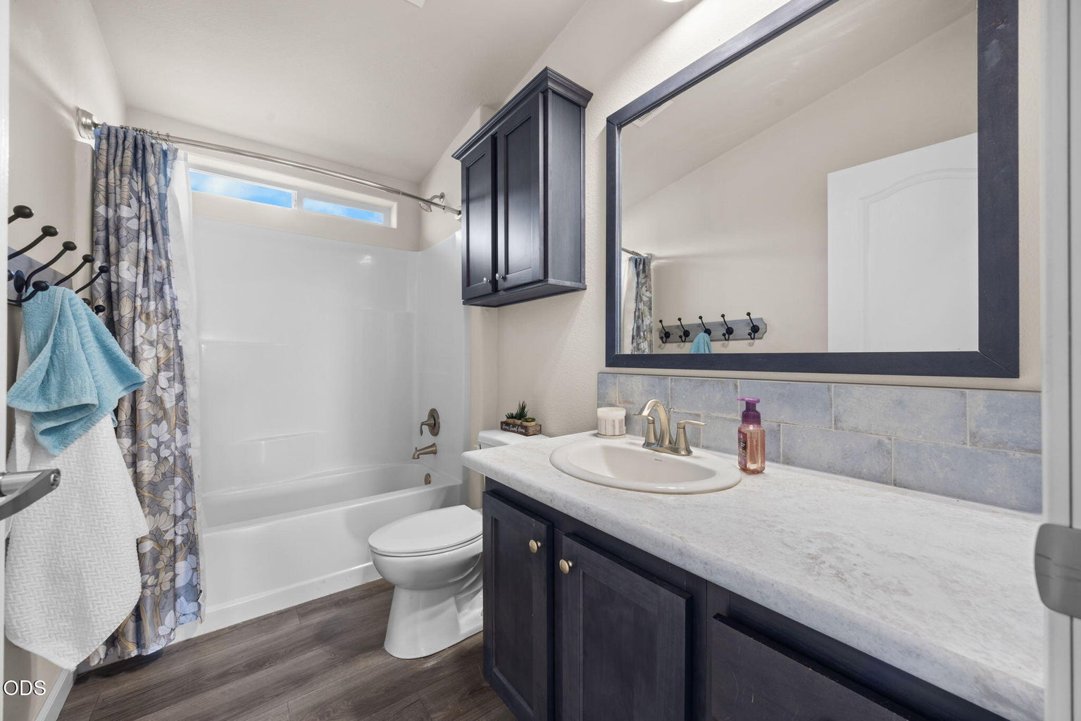 1 of 2 full guest baths