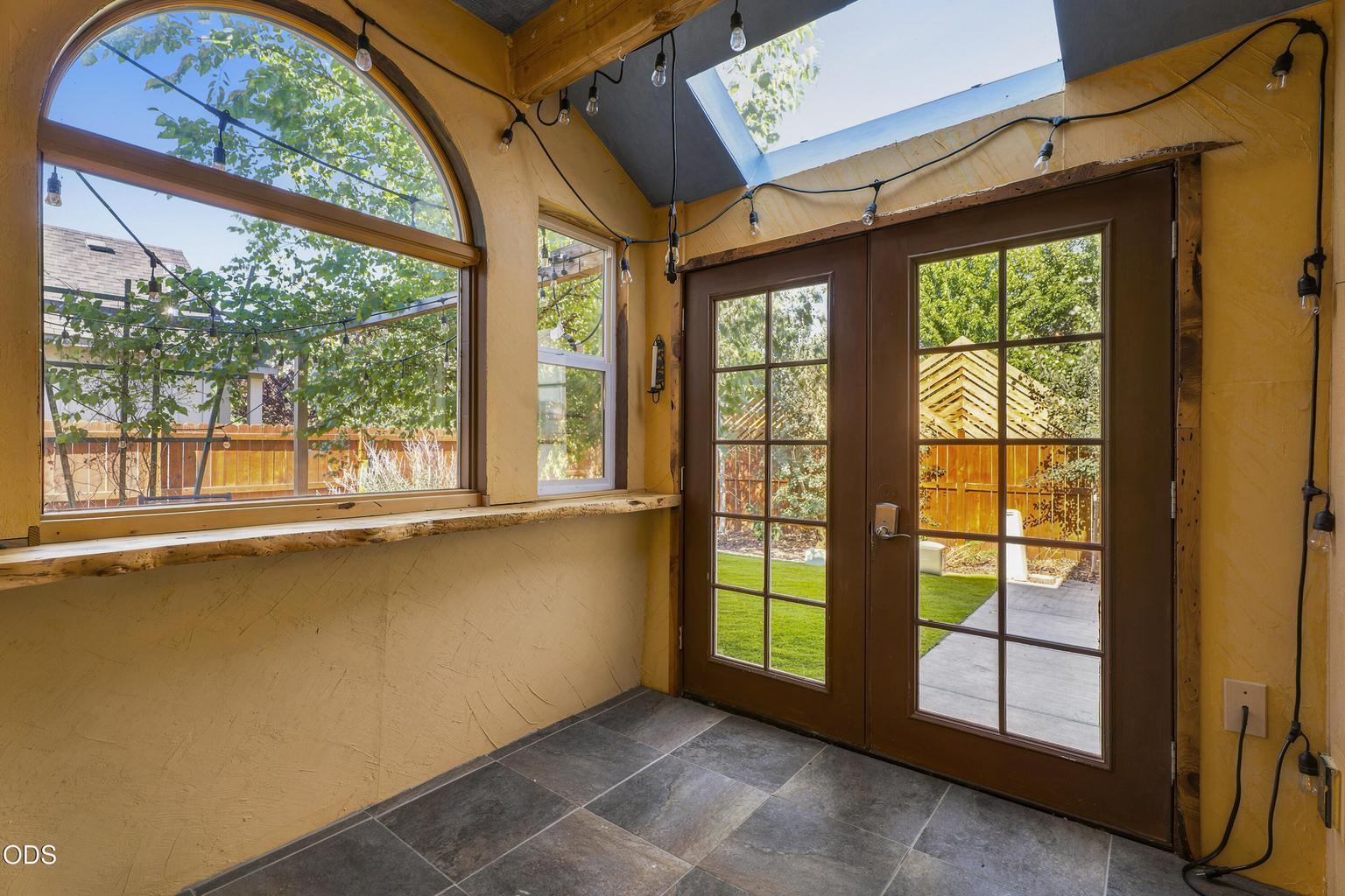Sunroom between garage and home