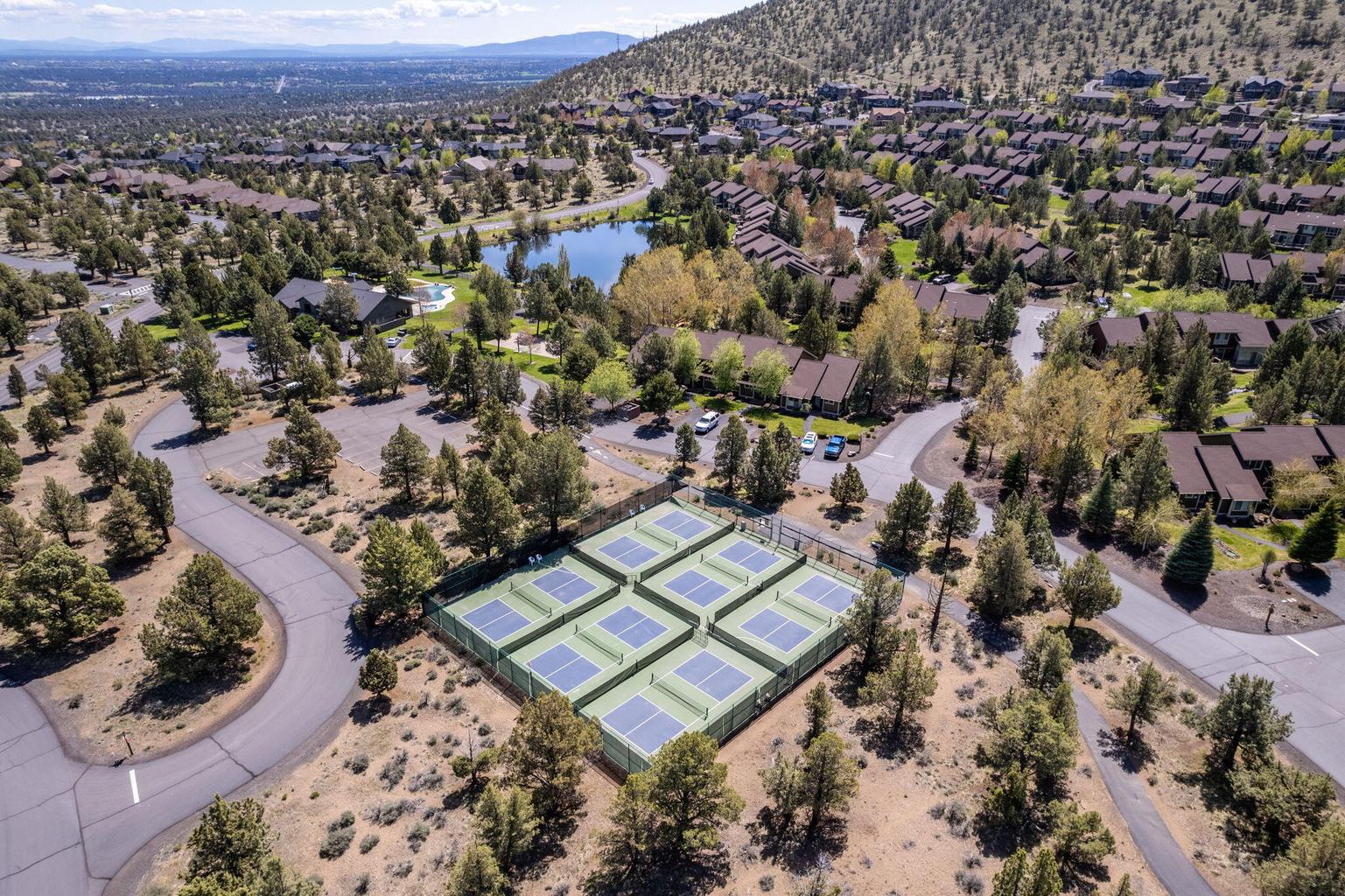 Photo of 10869 Village Loop 32 of 38