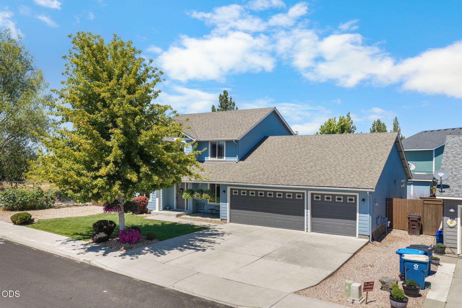 Photo of 2197 NW Kingwood Avenue 4 of 47