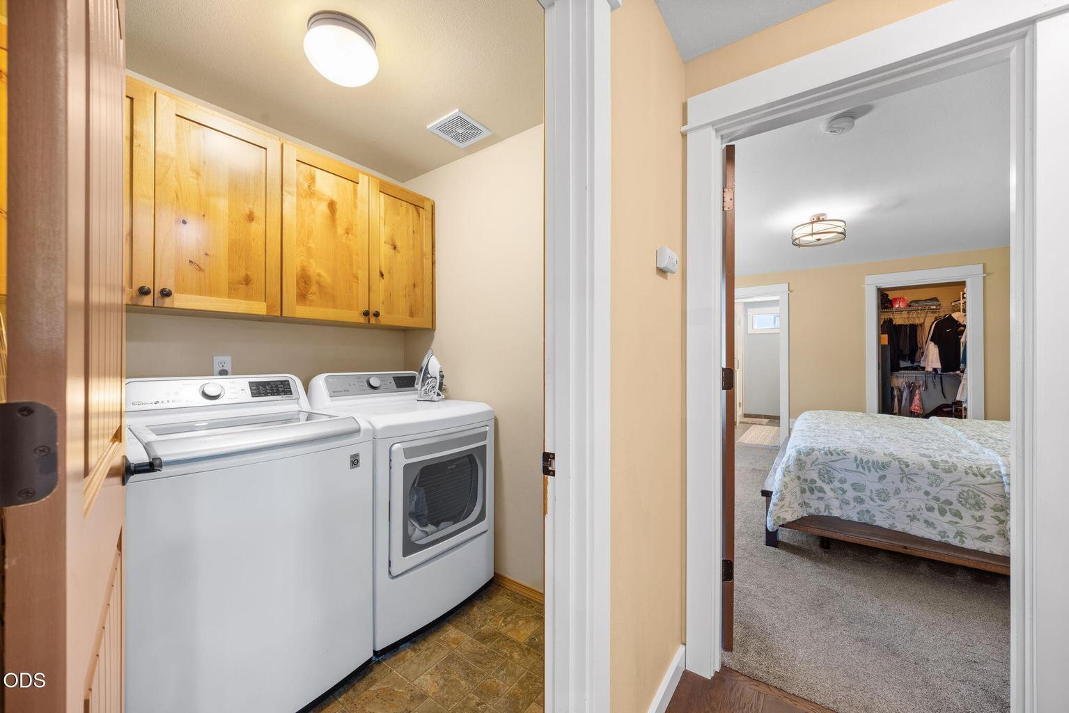 Photo of 2197 NW Kingwood Avenue 20 of 47