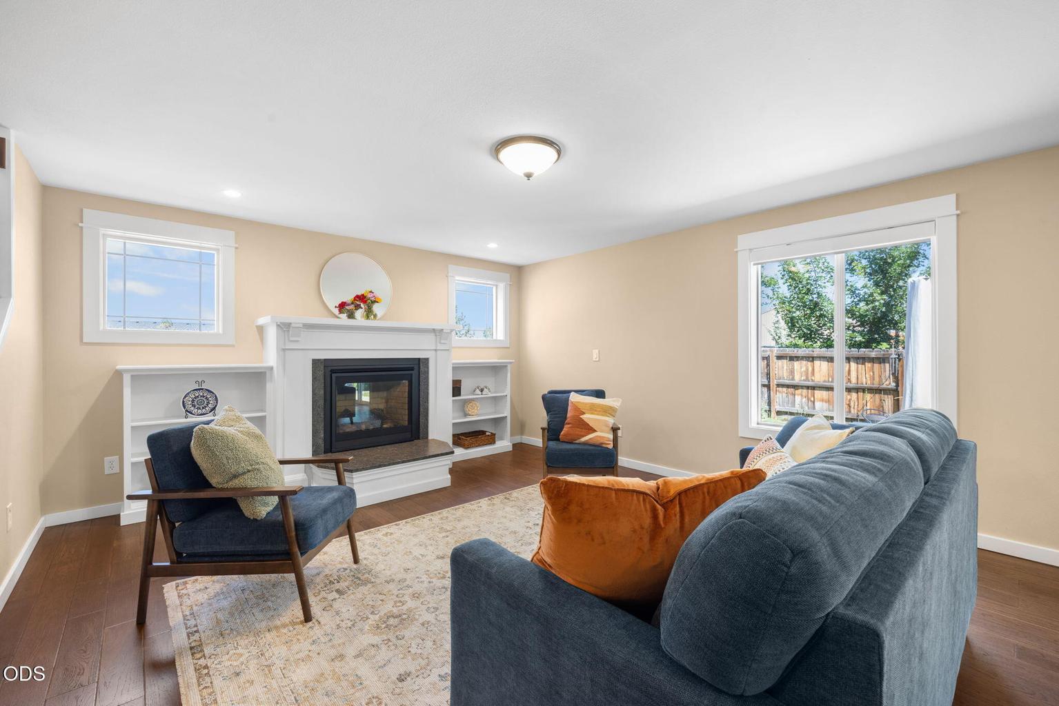 Photo of 2197 NW Kingwood Avenue 6 of 47