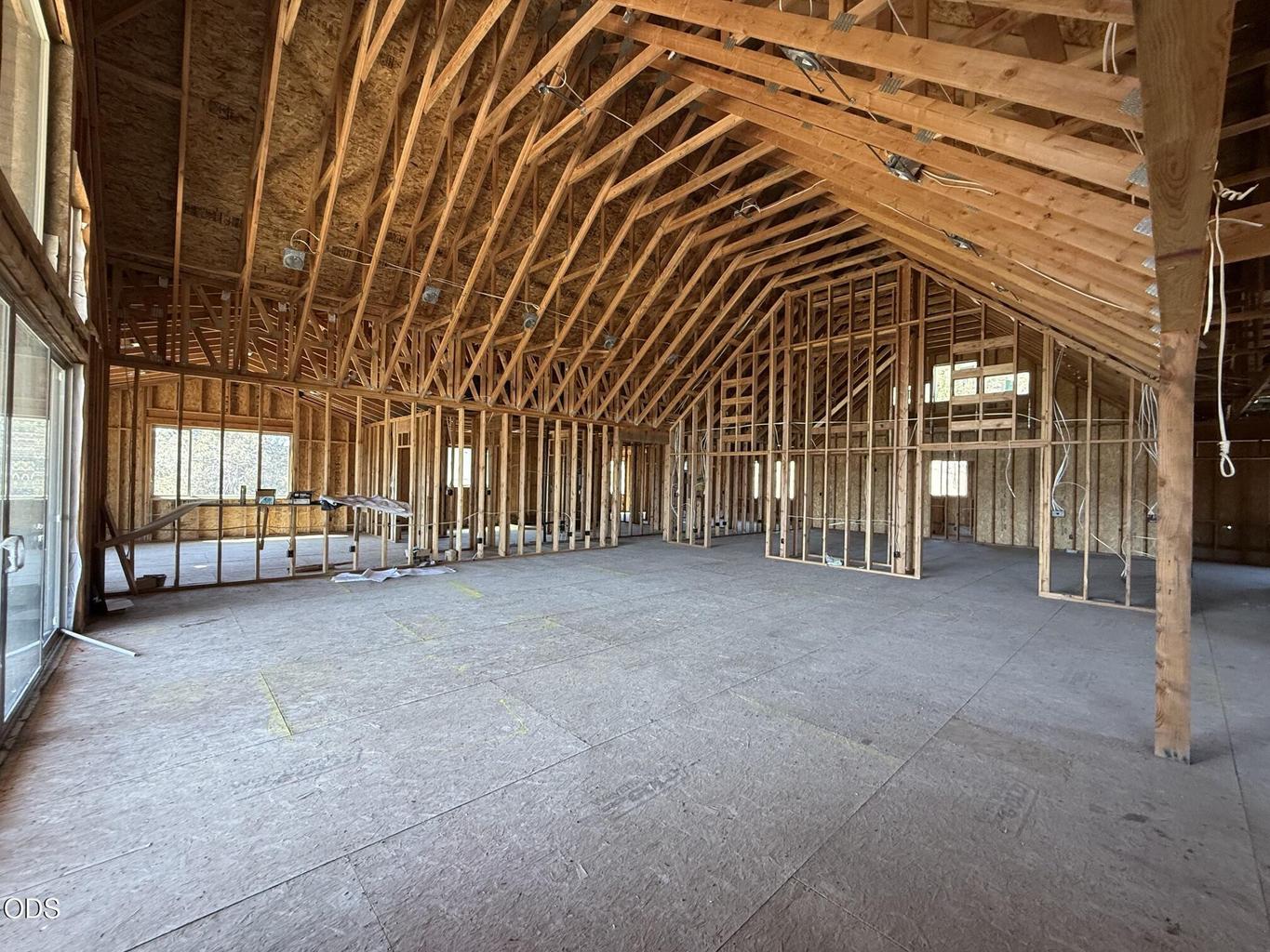 Photo of 70421 McKenzie Canyon Road 4 of 20