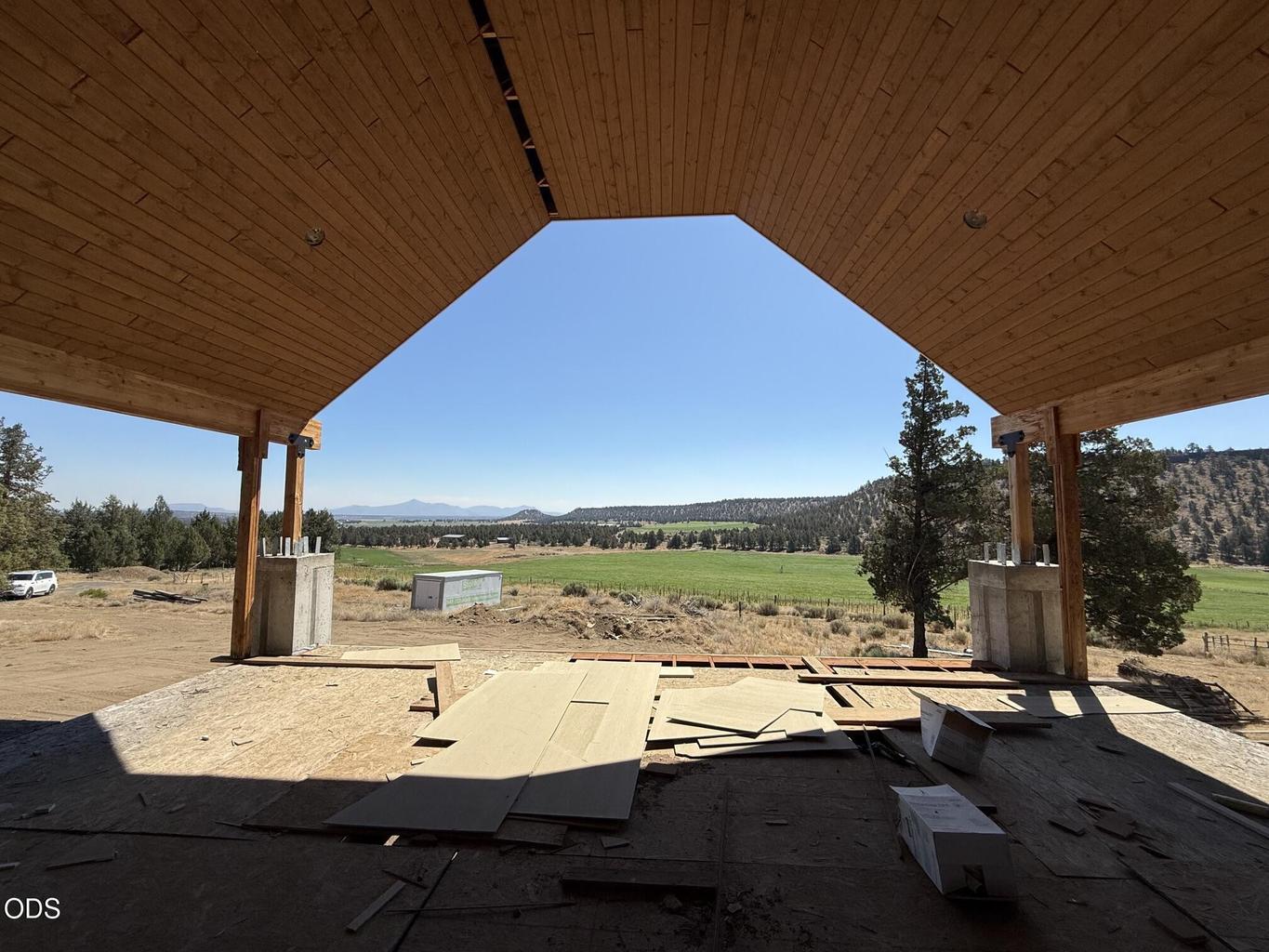 Photo of 70421 McKenzie Canyon Road 5 of 20