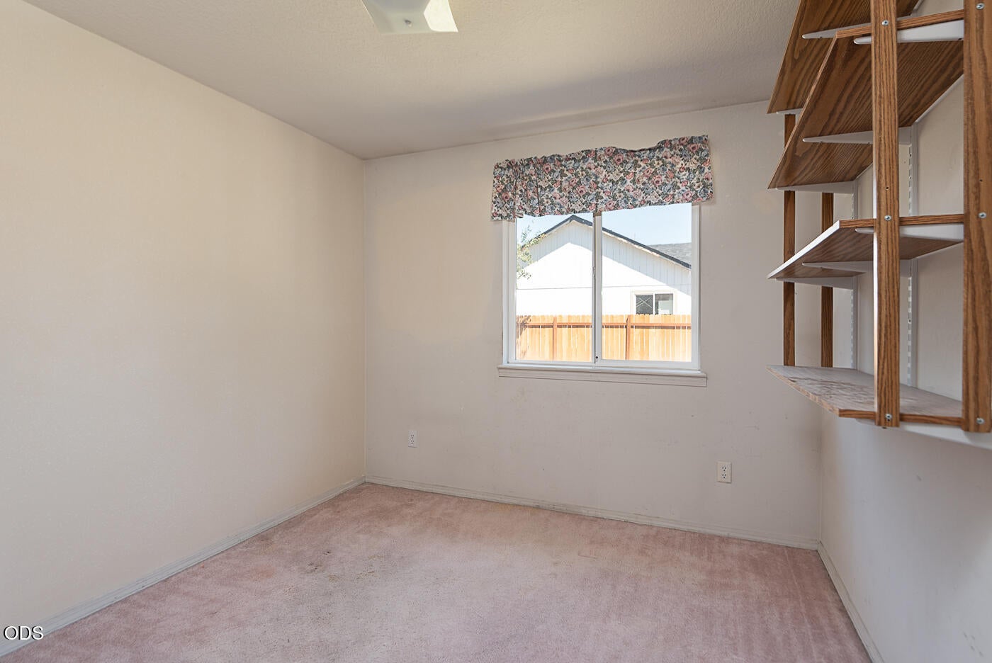 Photo of 2911 SW Reindeer Avenue 12 of 22
