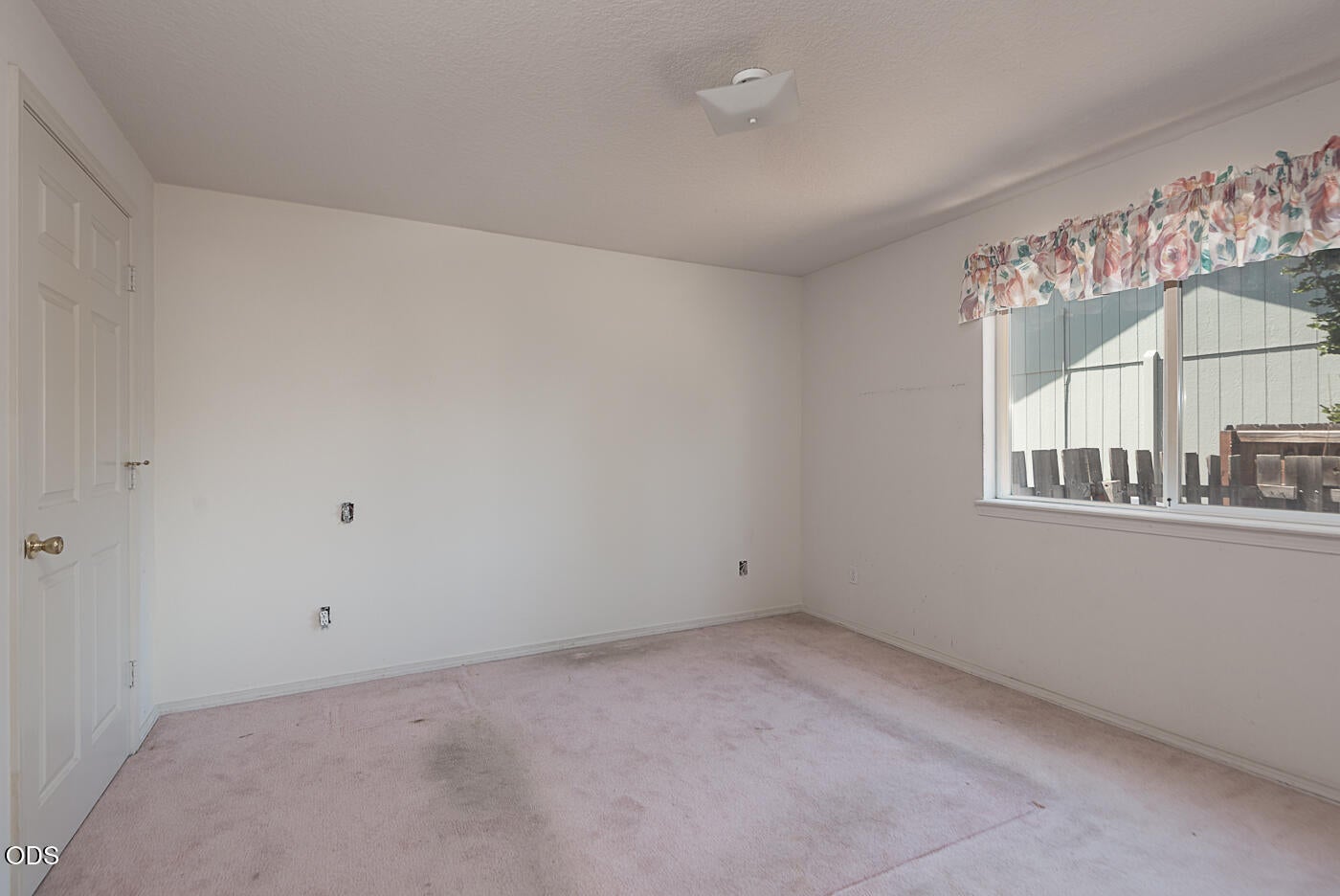 Photo of 2911 SW Reindeer Avenue 13 of 22