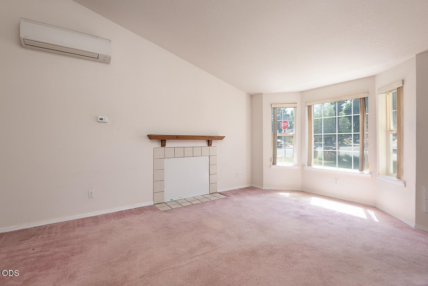 Photo of 2911 SW Reindeer Avenue 5 of 22