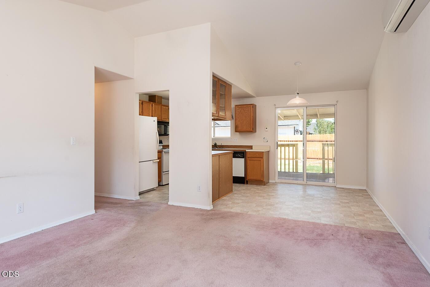 Photo of 2911 SW Reindeer Avenue 11 of 22