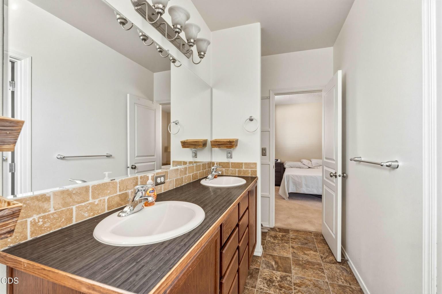 Photo of 3301 SW Antler Ridge Lane 17 of 37