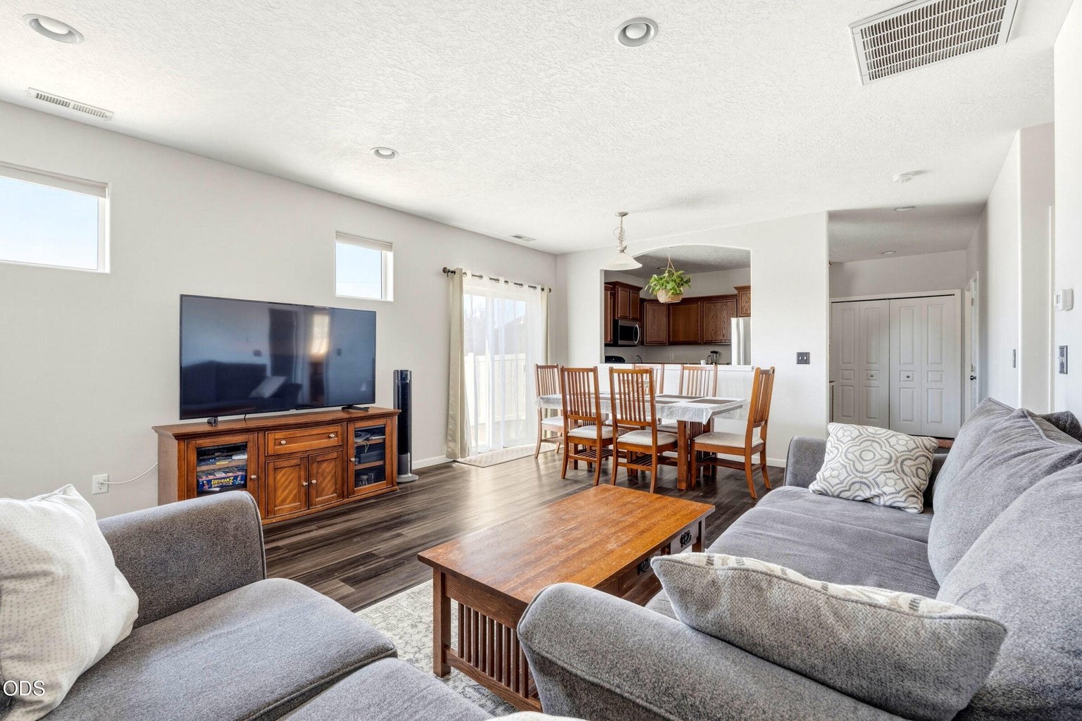 Photo of 3301 SW Antler Ridge Lane 8 of 37