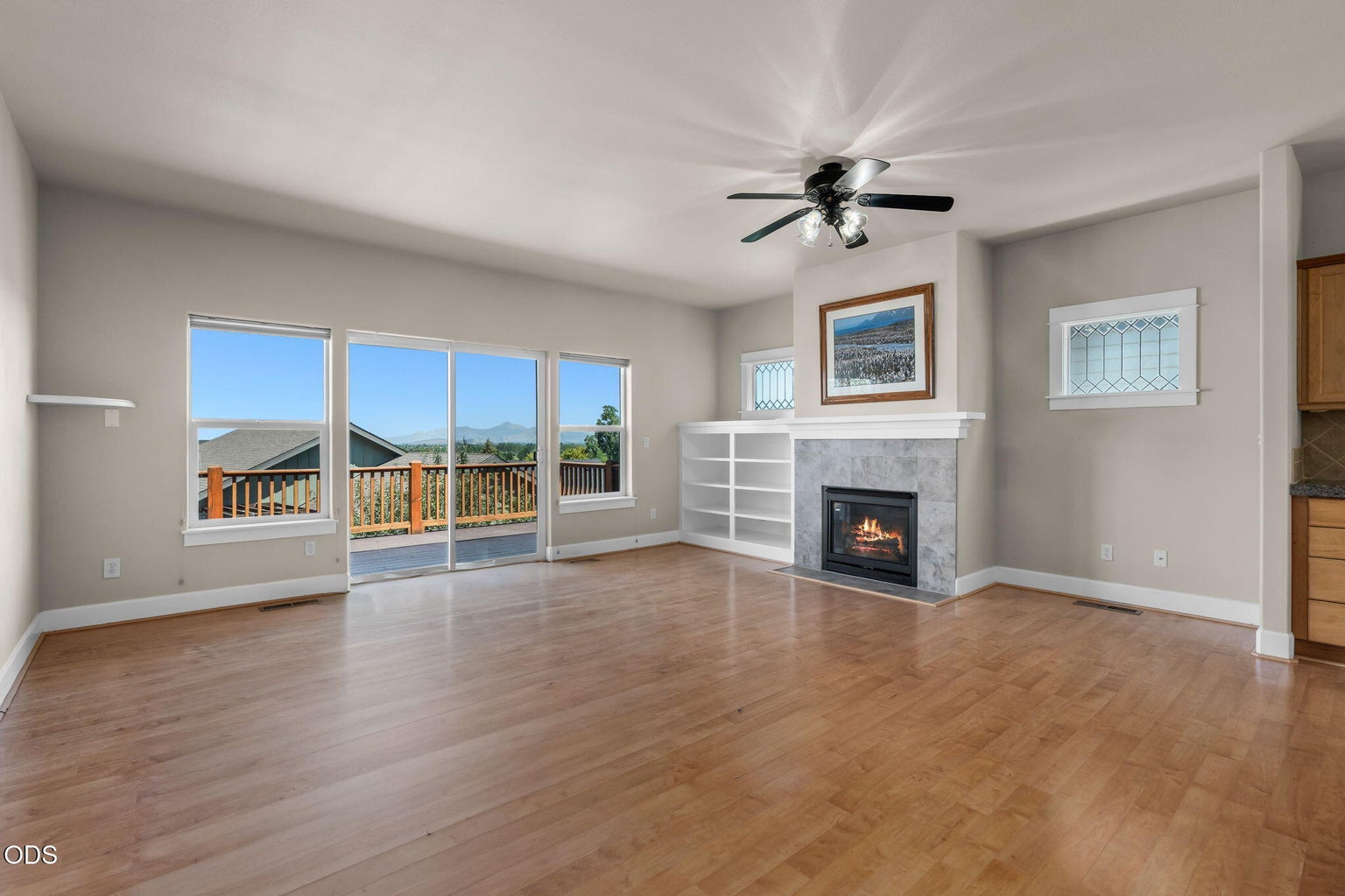 Photo of 3551 SW Salmon Court 4 of 23