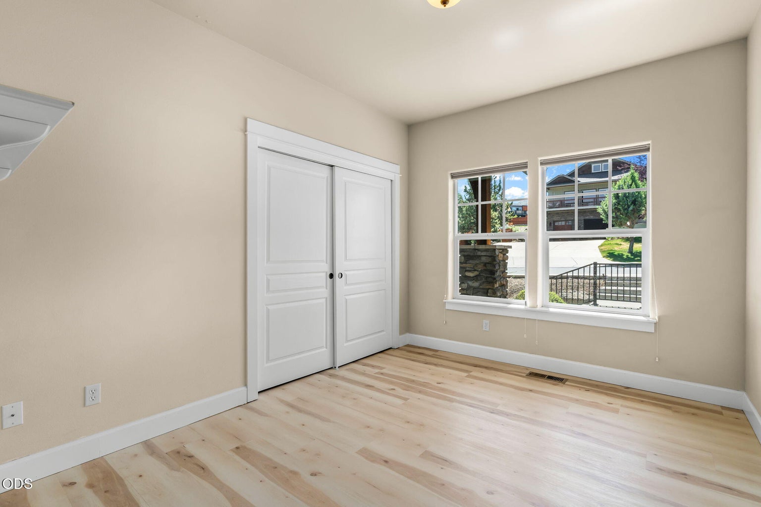 Photo of 3551 SW Salmon Court 15 of 23