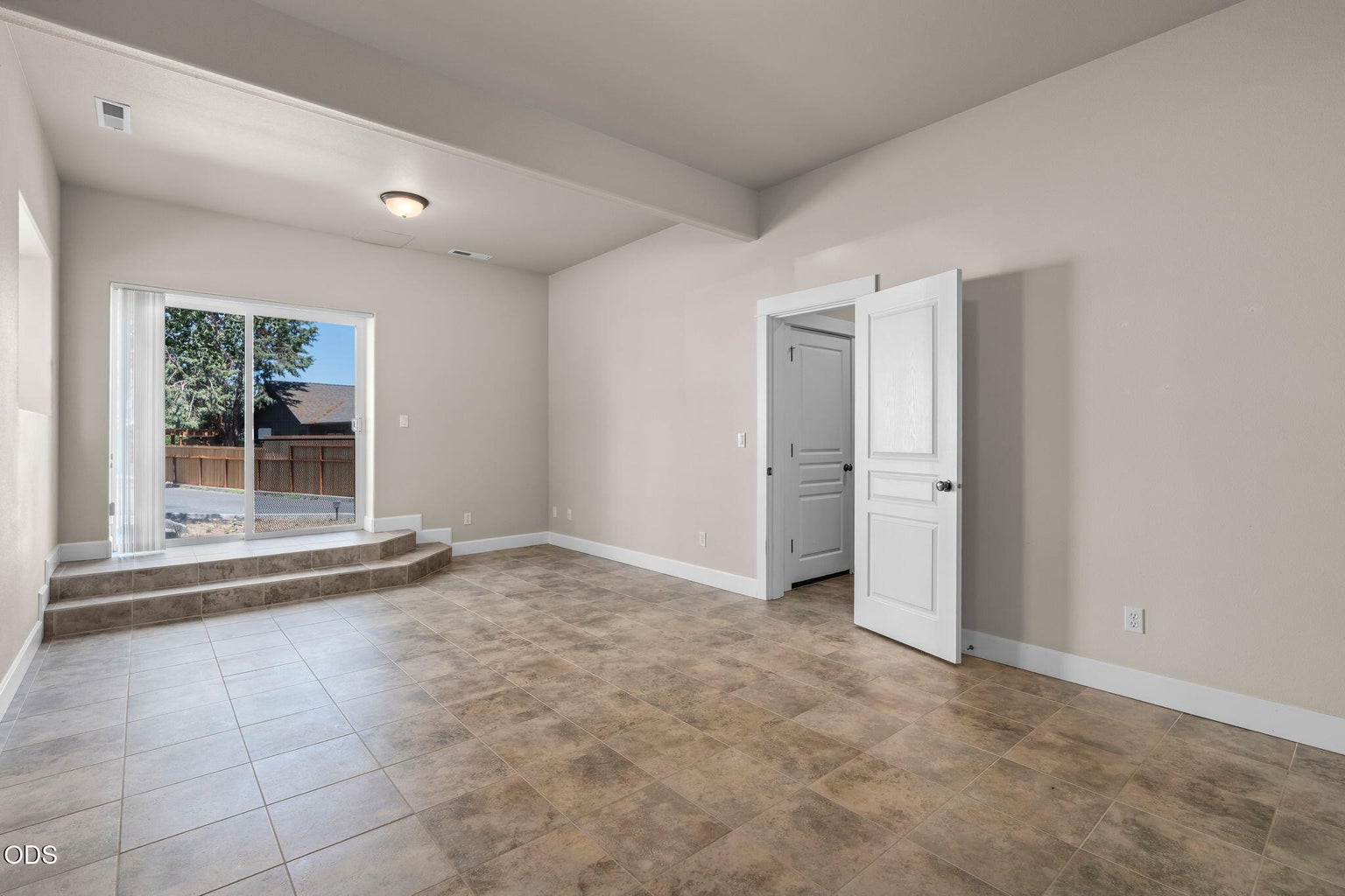 Photo of 3551 SW Salmon Court 17 of 23