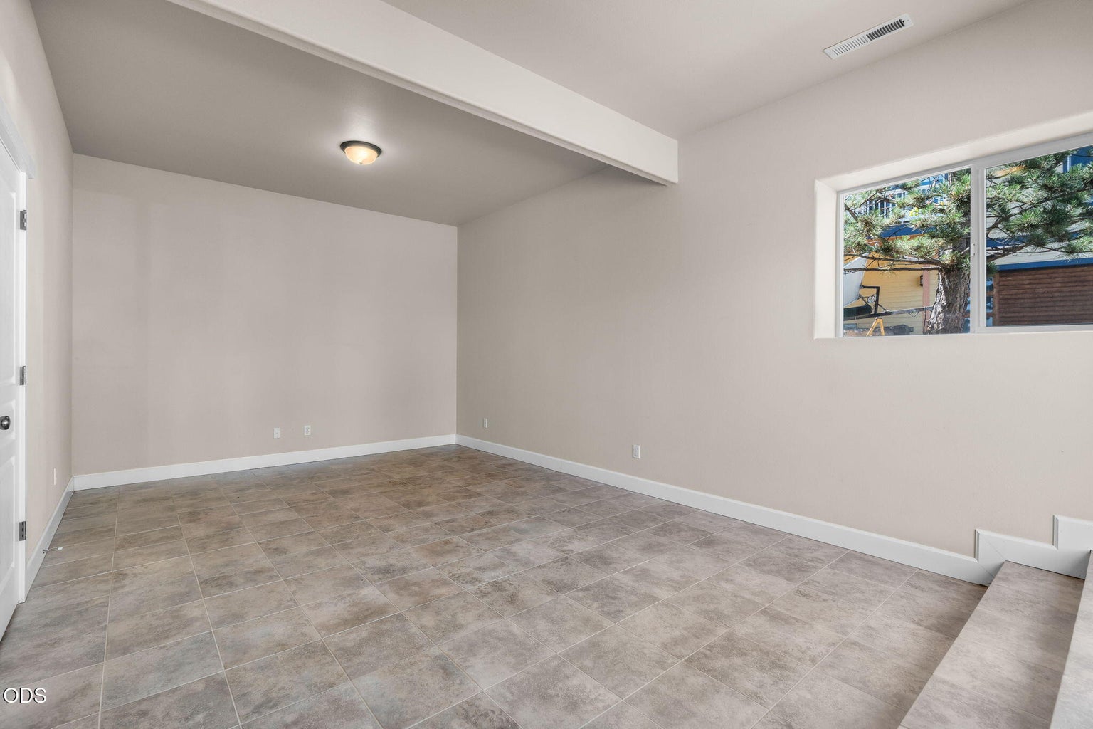 Photo of 3551 SW Salmon Court 18 of 23