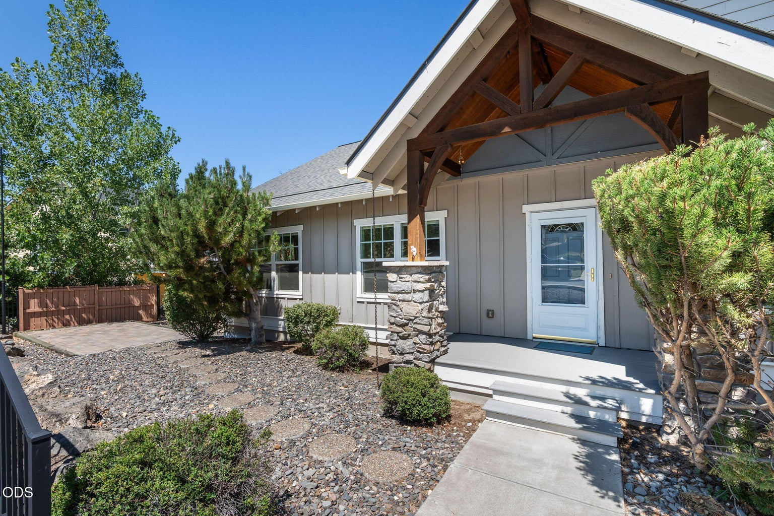 Photo of 3551 SW Salmon Court 21 of 23