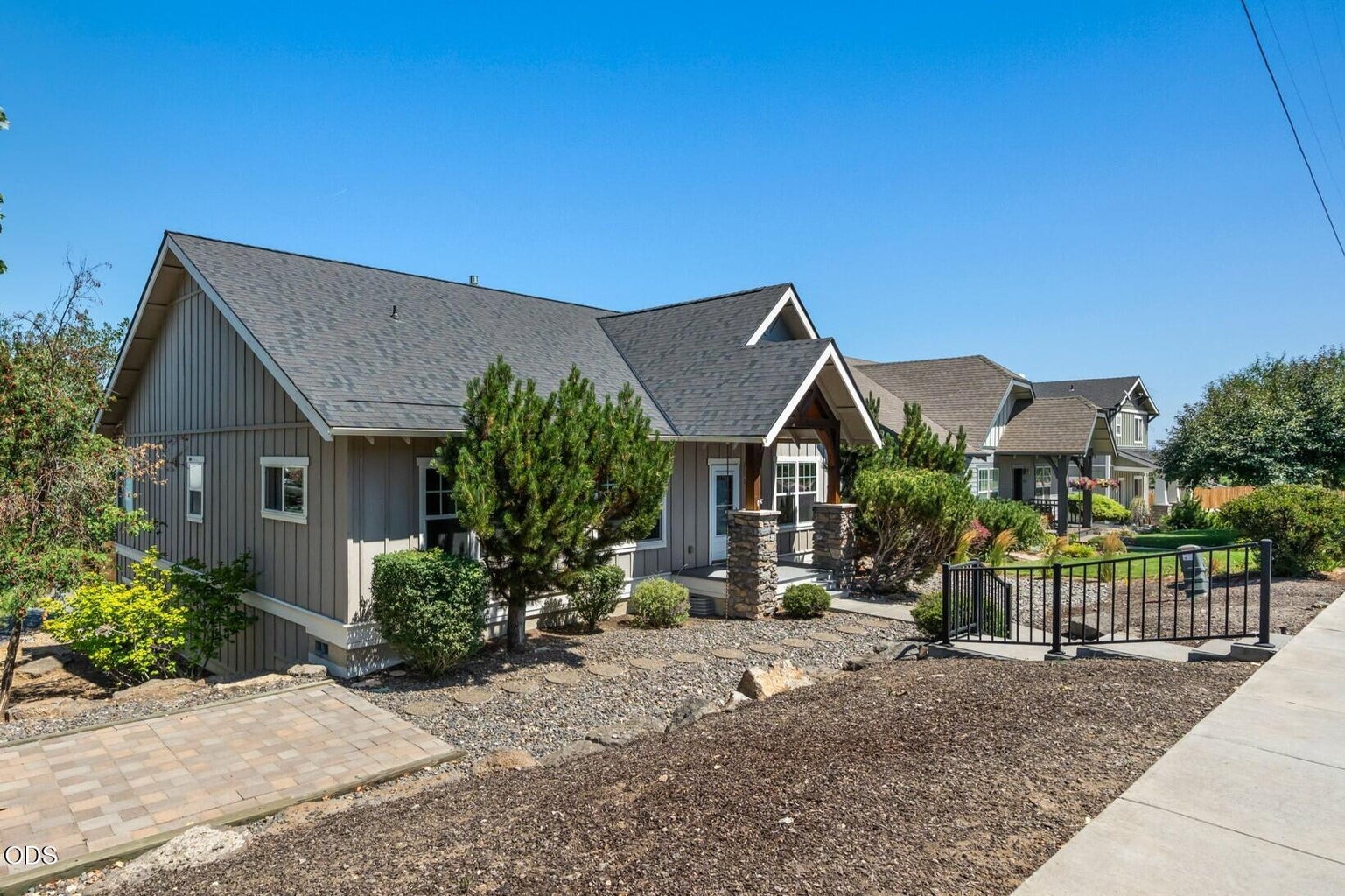 Photo of 3551 SW Salmon Court 23 of 23
