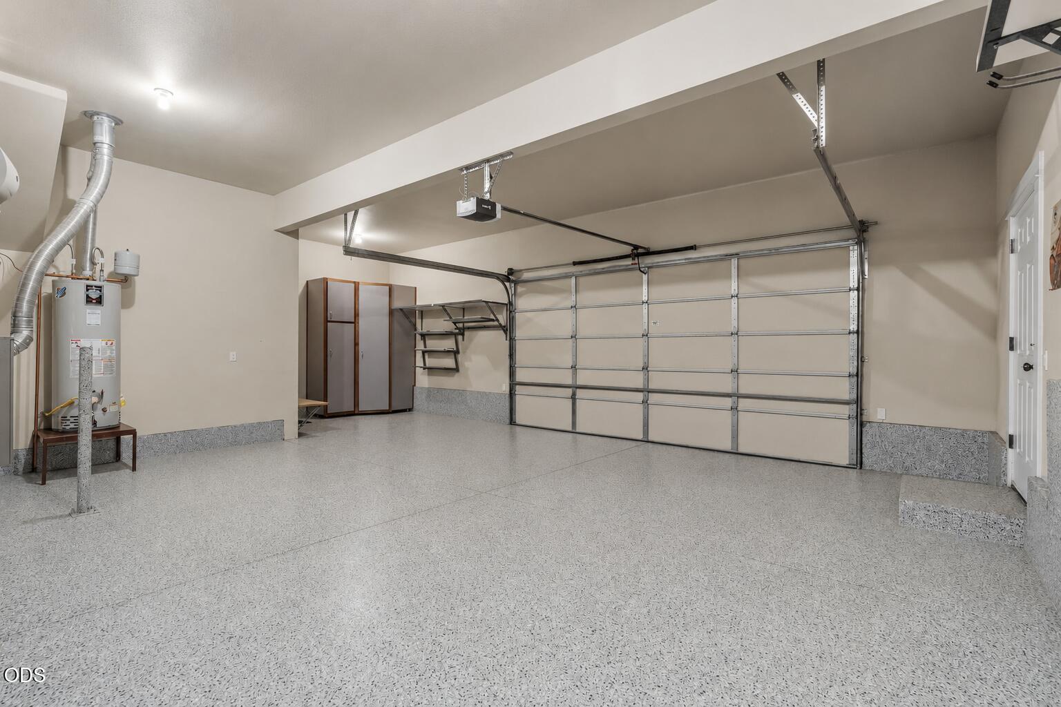 Photo of 3551 SW Salmon Court 20 of 23