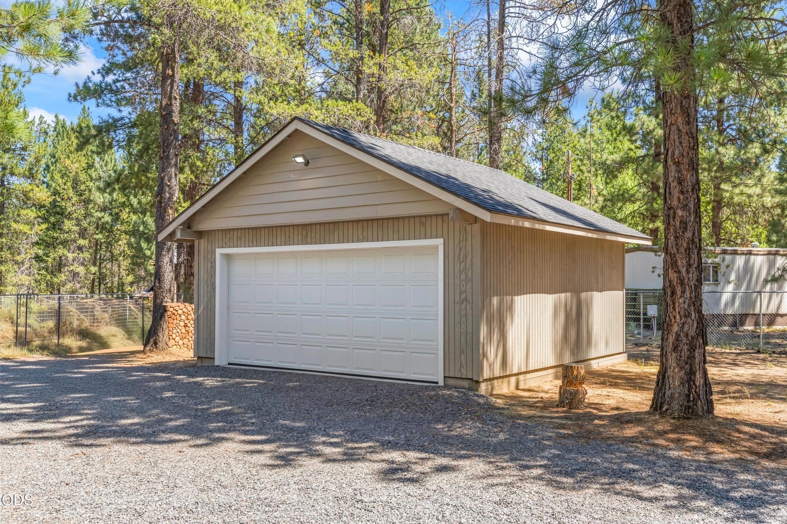 Photo of 16018 Park Drive 23 of 27