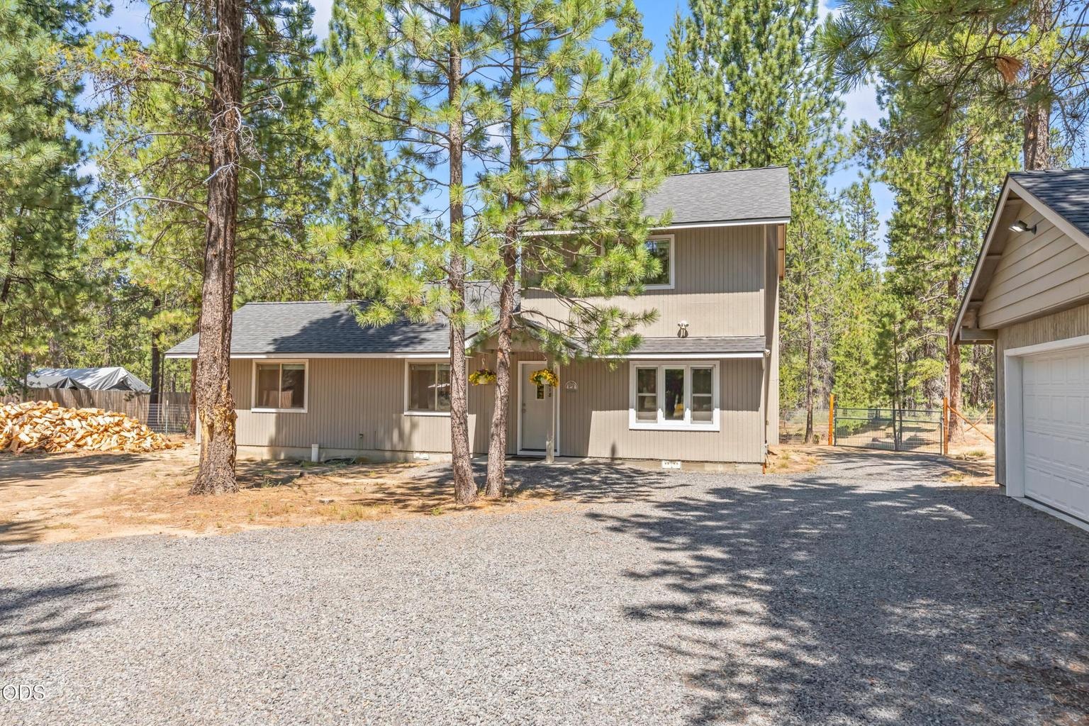 Photo of 16018 Park Drive 2 of 27