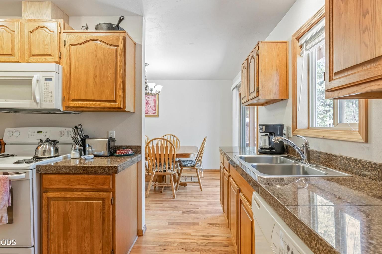 Photo of 16018 Park Drive 8 of 27
