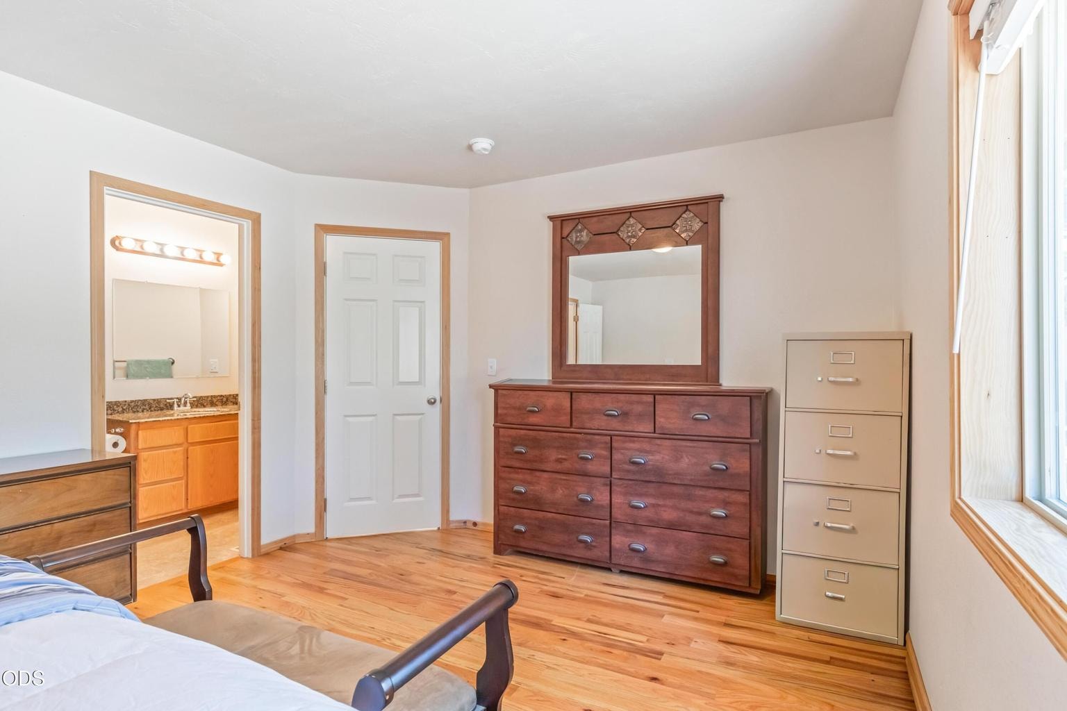 Photo of 16018 Park Drive 17 of 27
