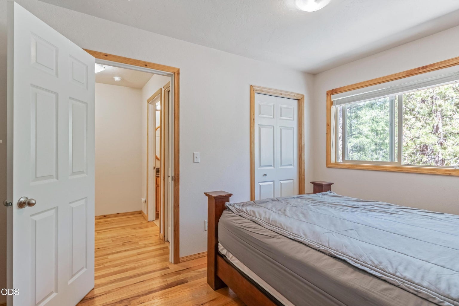 Photo of 16018 Park Drive 15 of 27