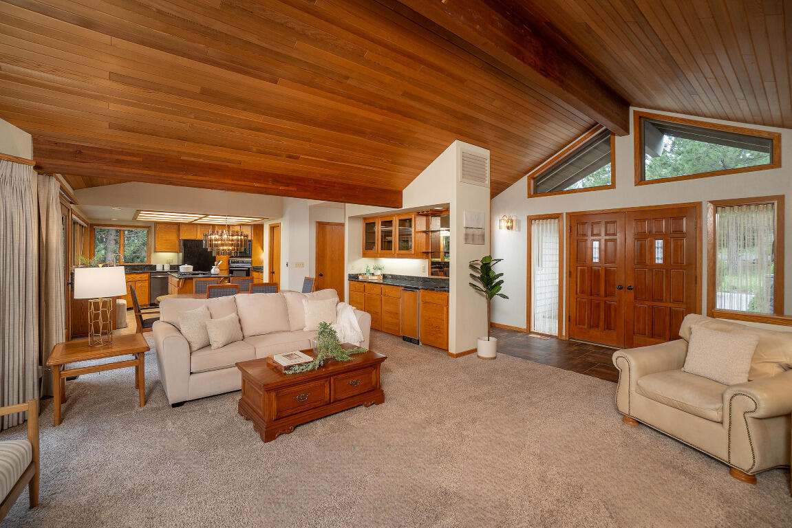 Photo of 57716 Vine Maple Lane 7 of 21