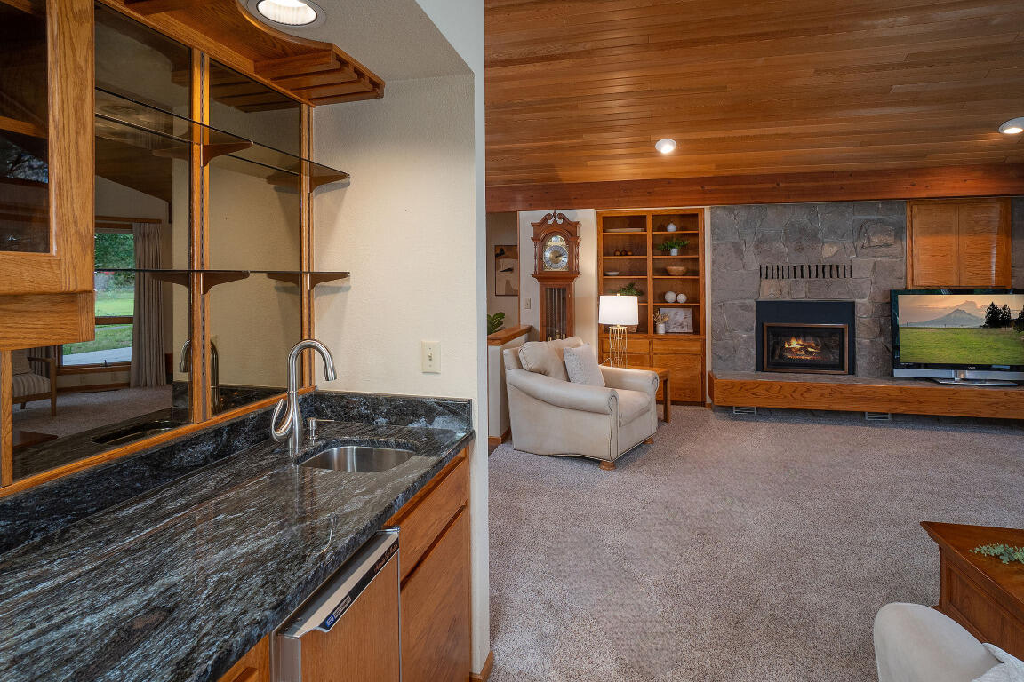 Photo of 57716 Vine Maple Lane 11 of 21