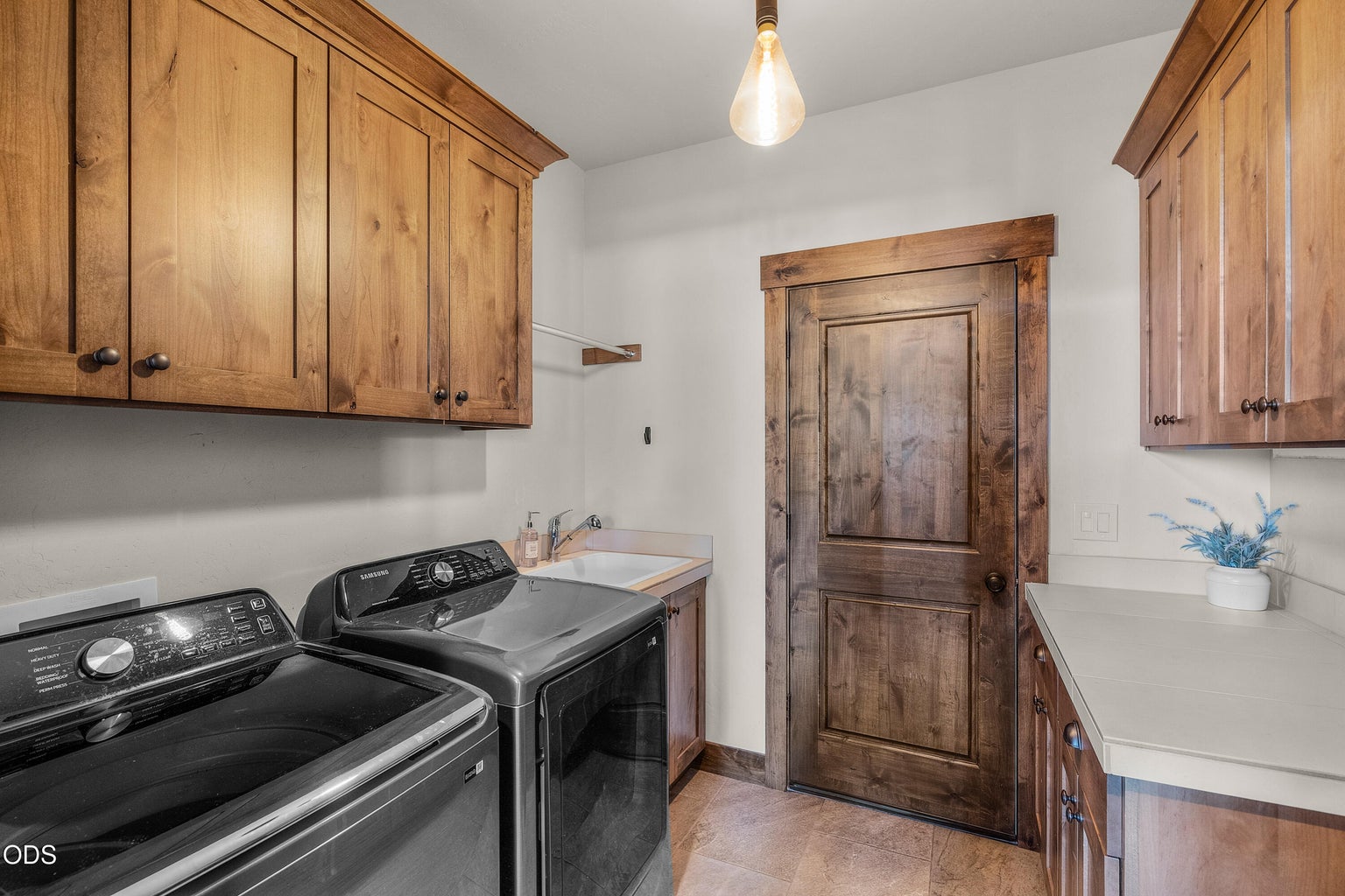 Photo of 17207 SW Chaparral Drive 9 of 26