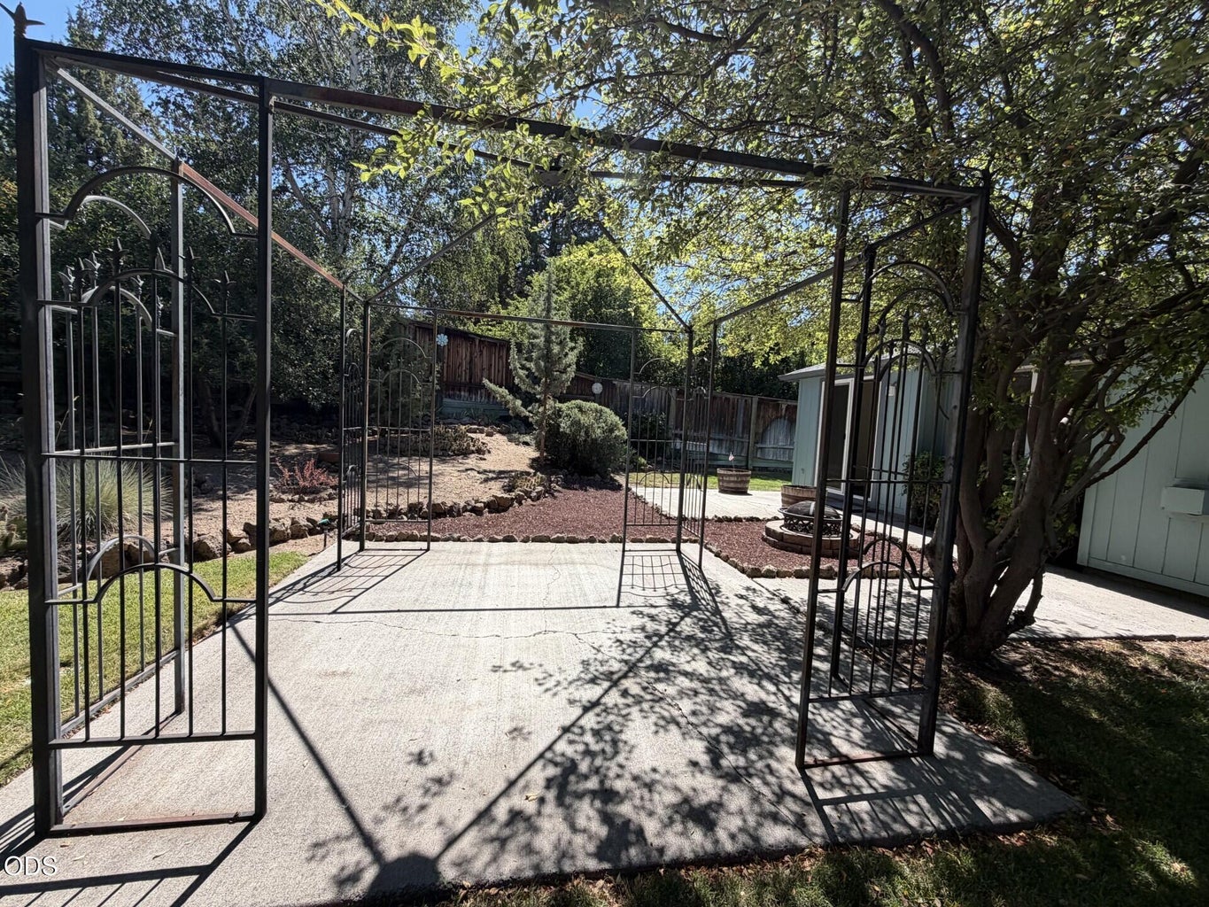 Photo of 1522 NE Locksley Drive 19 of 40