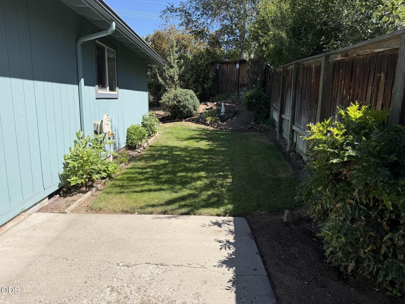 Photo of 1522 NE Locksley Drive 26 of 40