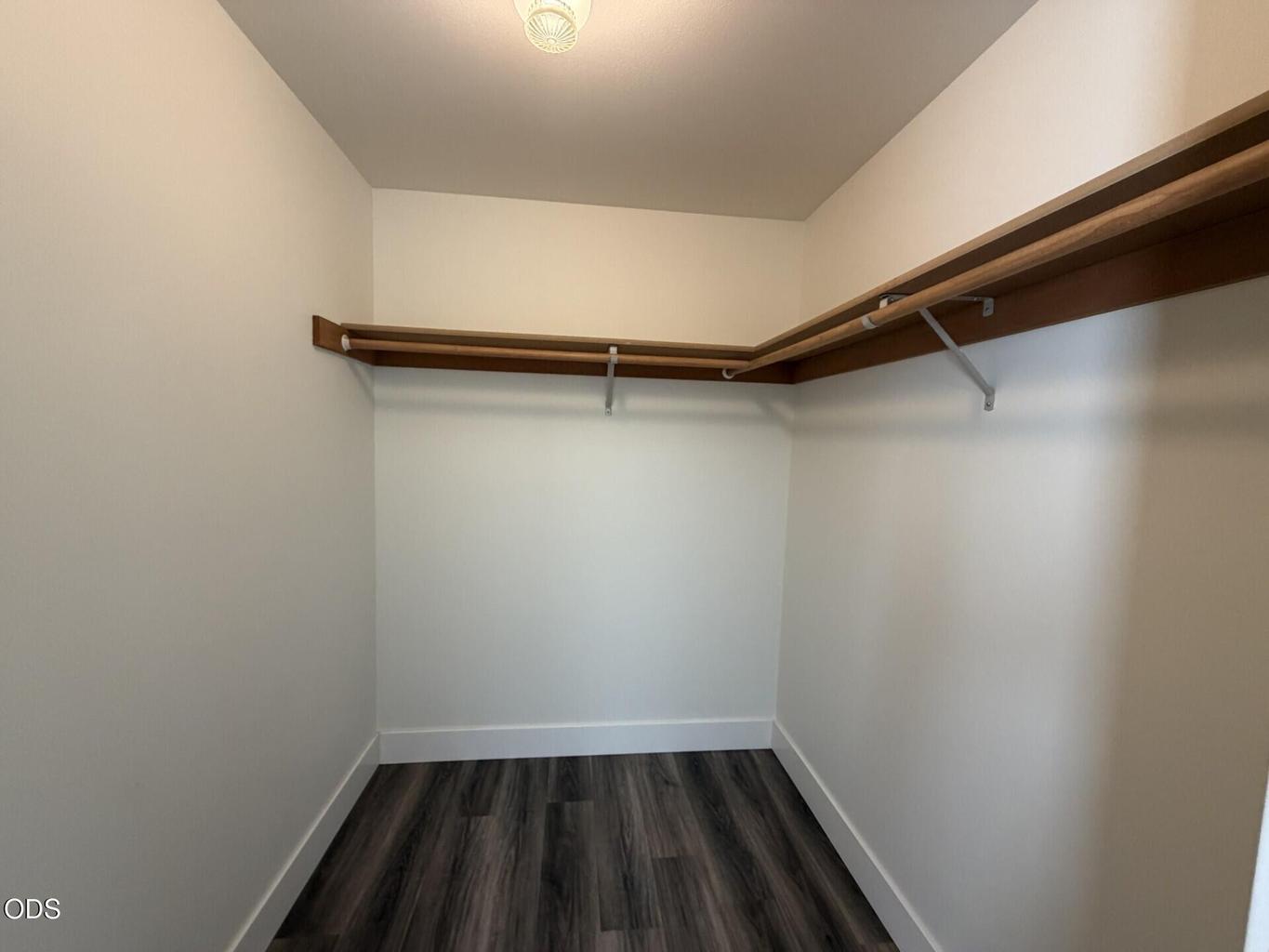 Photo of 1522 NE Locksley Drive 14 of 40