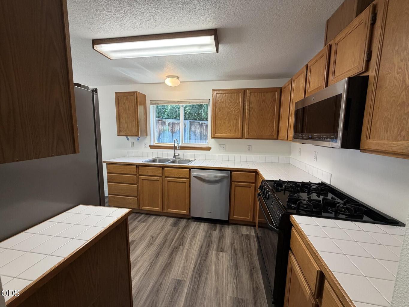 Photo of 1522 NE Locksley Drive 7 of 40