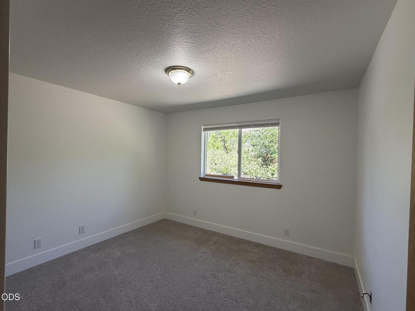Photo of 1522 NE Locksley Drive 15 of 40