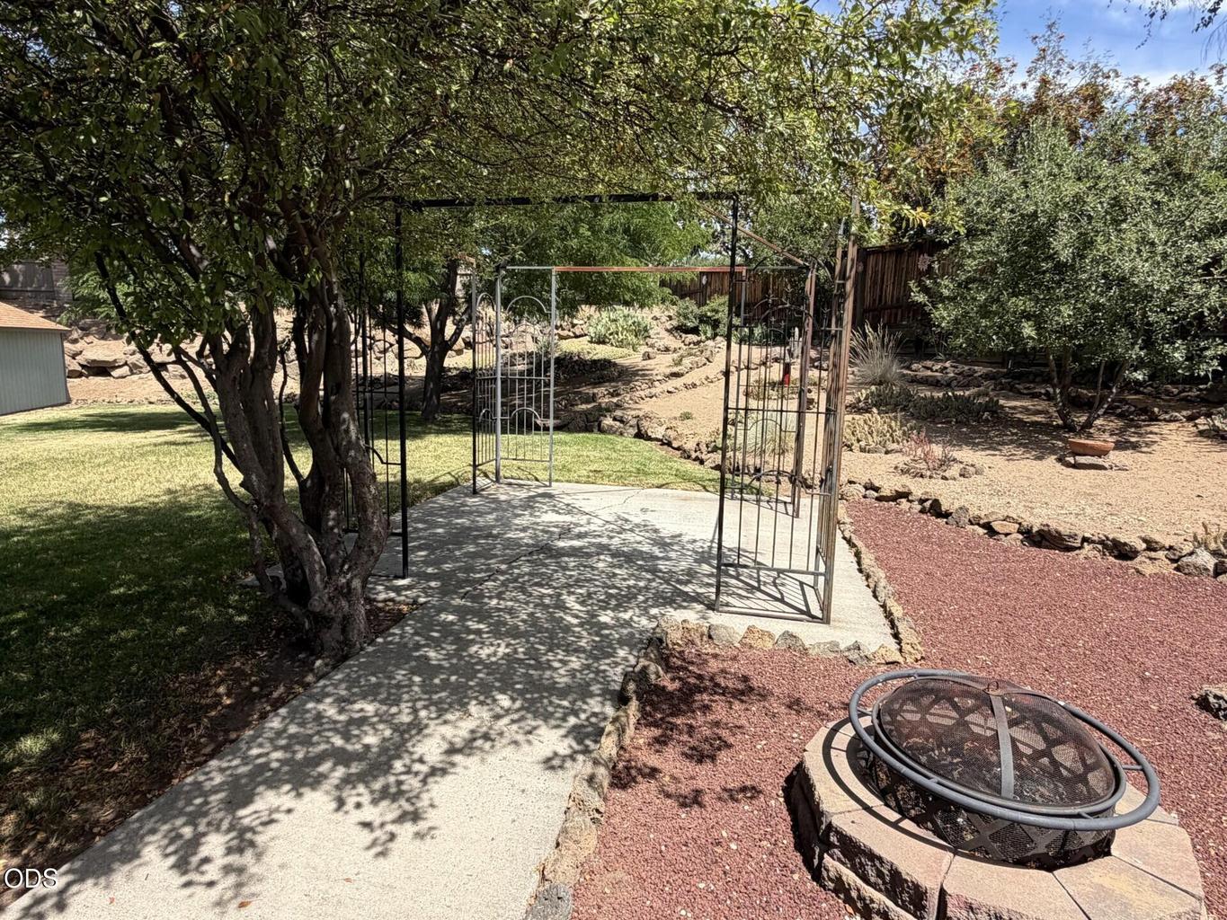 Photo of 1522 NE Locksley Drive 23 of 40