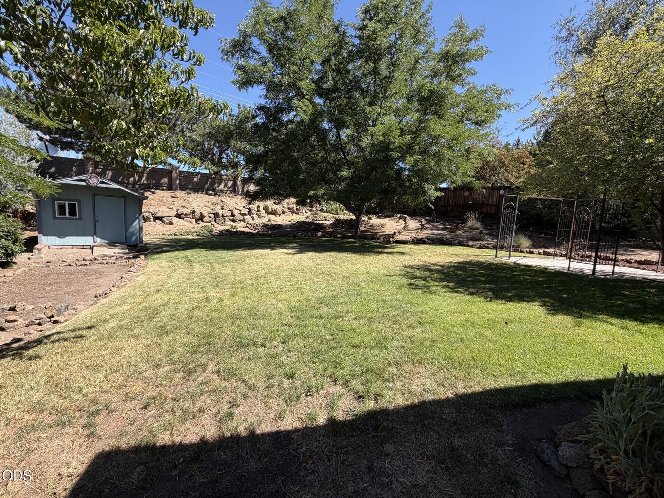 Photo of 1522 NE Locksley Drive 21 of 40