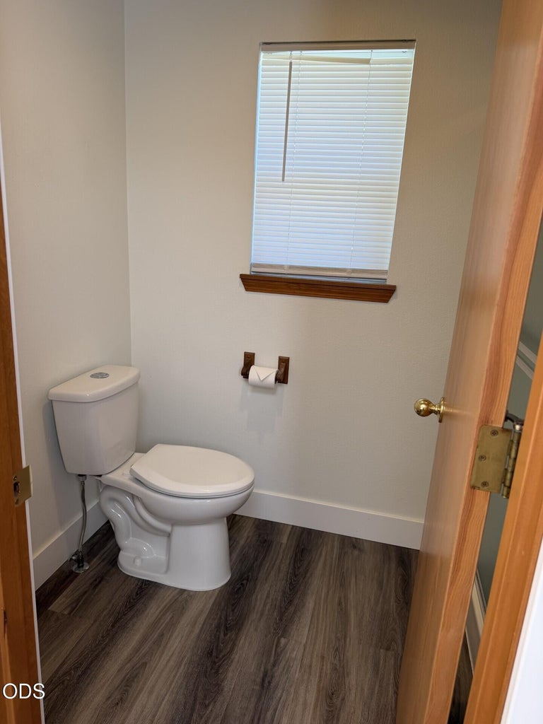 Photo of 1522 NE Locksley Drive 13 of 40