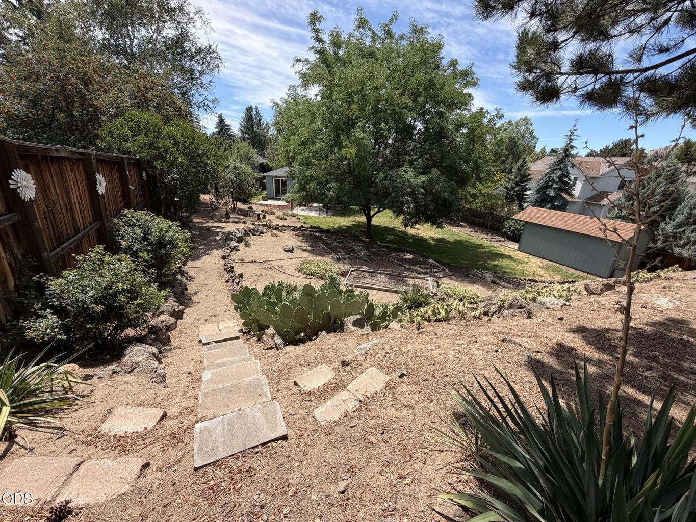 Photo of 1522 NE Locksley Drive 24 of 40