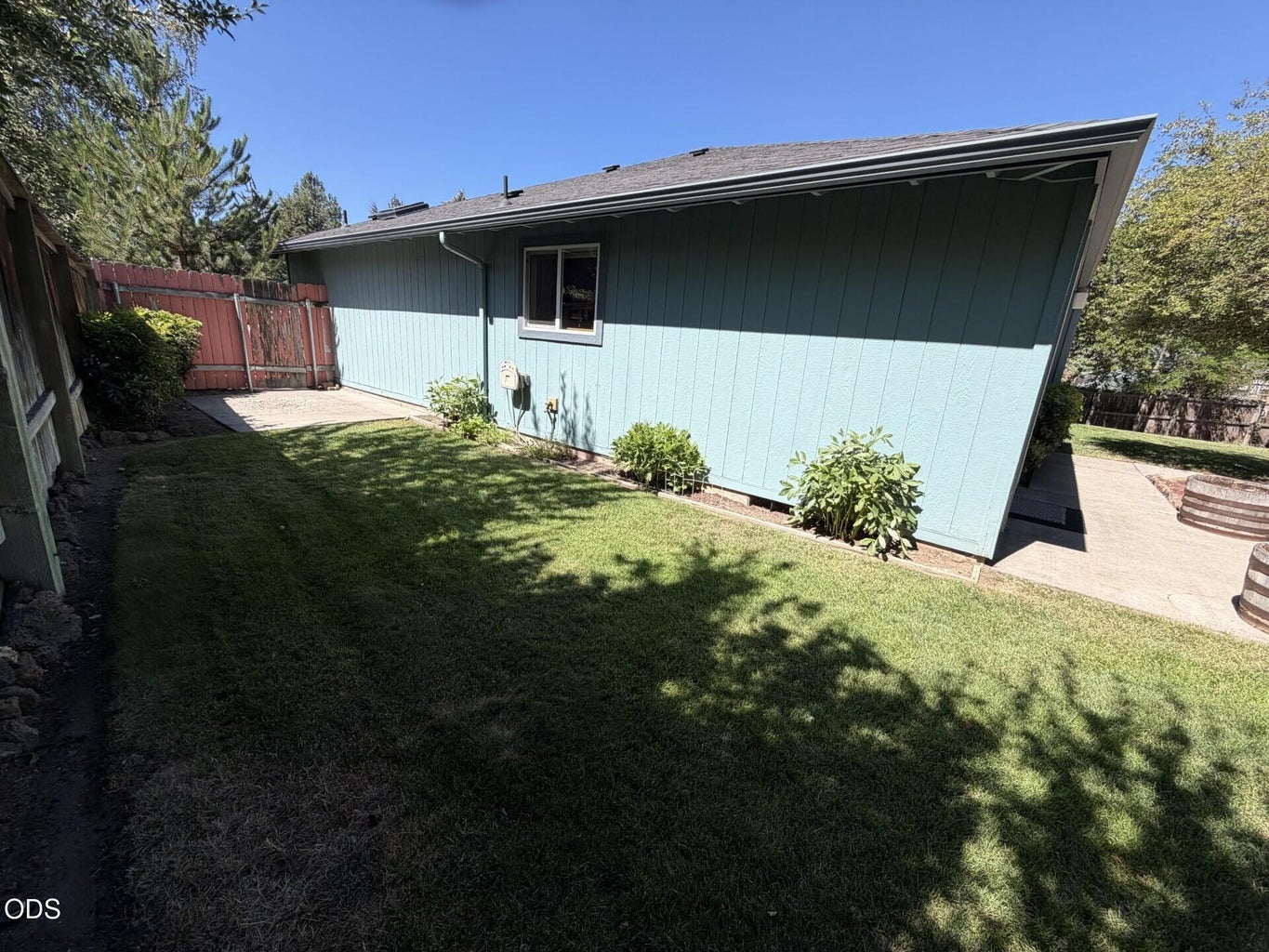 Photo of 1522 NE Locksley Drive 25 of 40