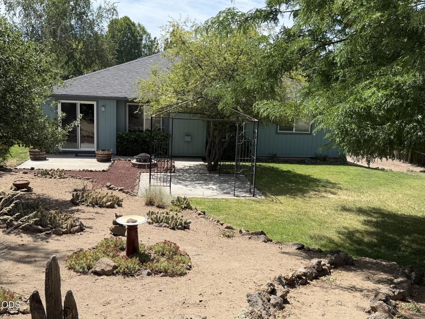 Photo of 1522 NE Locksley Drive 34 of 40