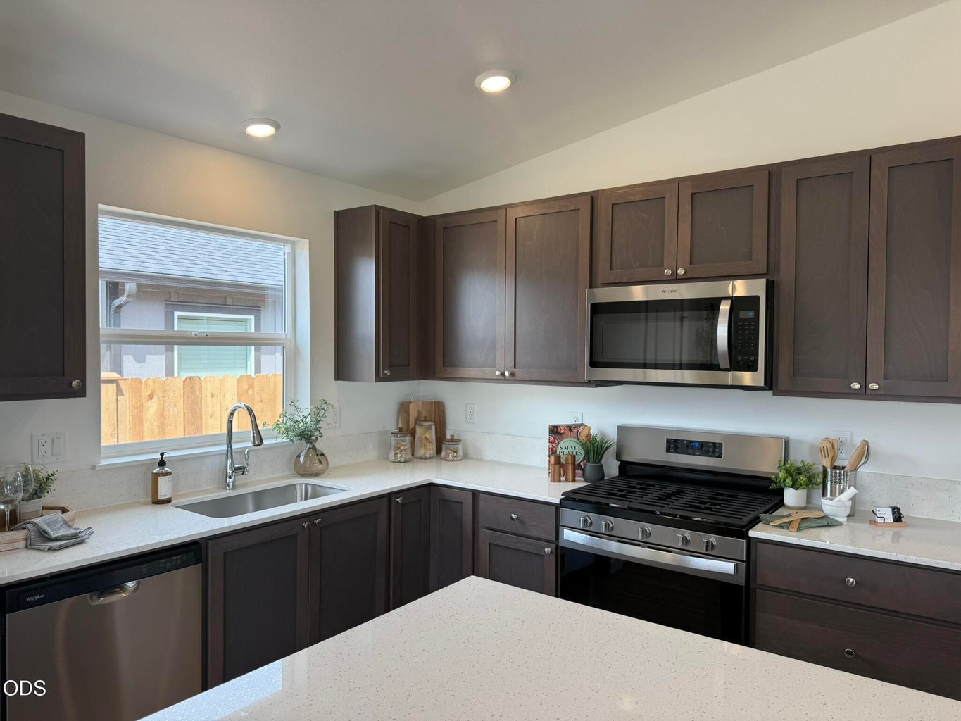 Photo of 651 NE Mitchell Street 13 of 27