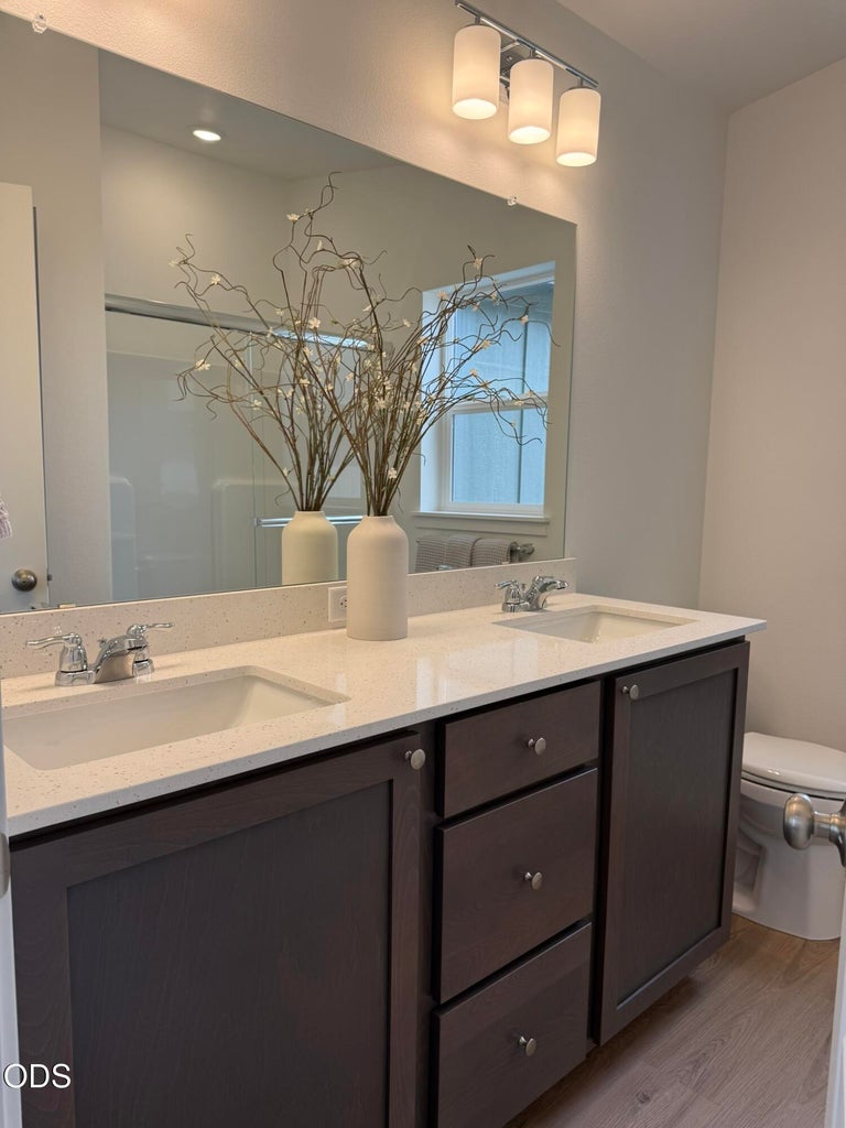 Photo of 651 NE Mitchell Street 18 of 27
