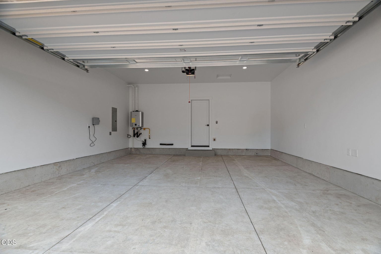 Photo of 1024 W McKenzie Highway 37 of 48