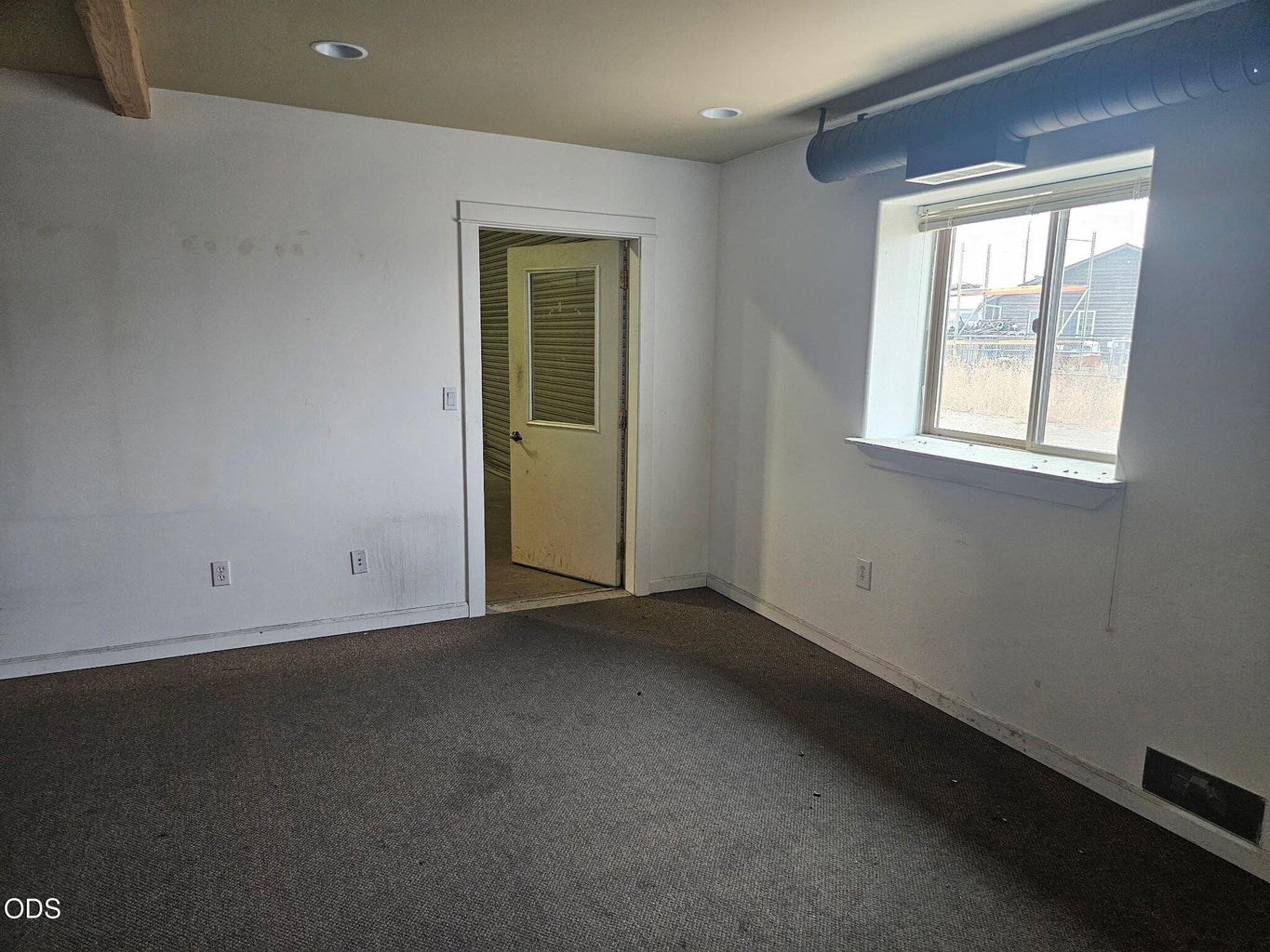 Photo of 2939 SW High Desert Drive 5 of 10