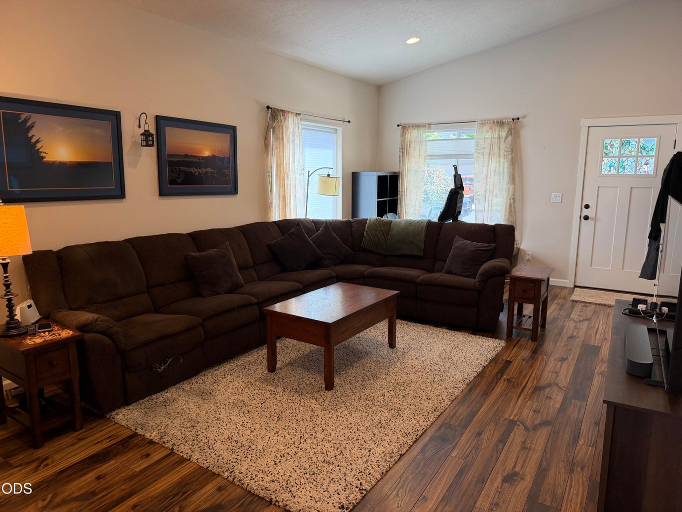 Photo of 2955 NW Hemlock Lane 6 of 33