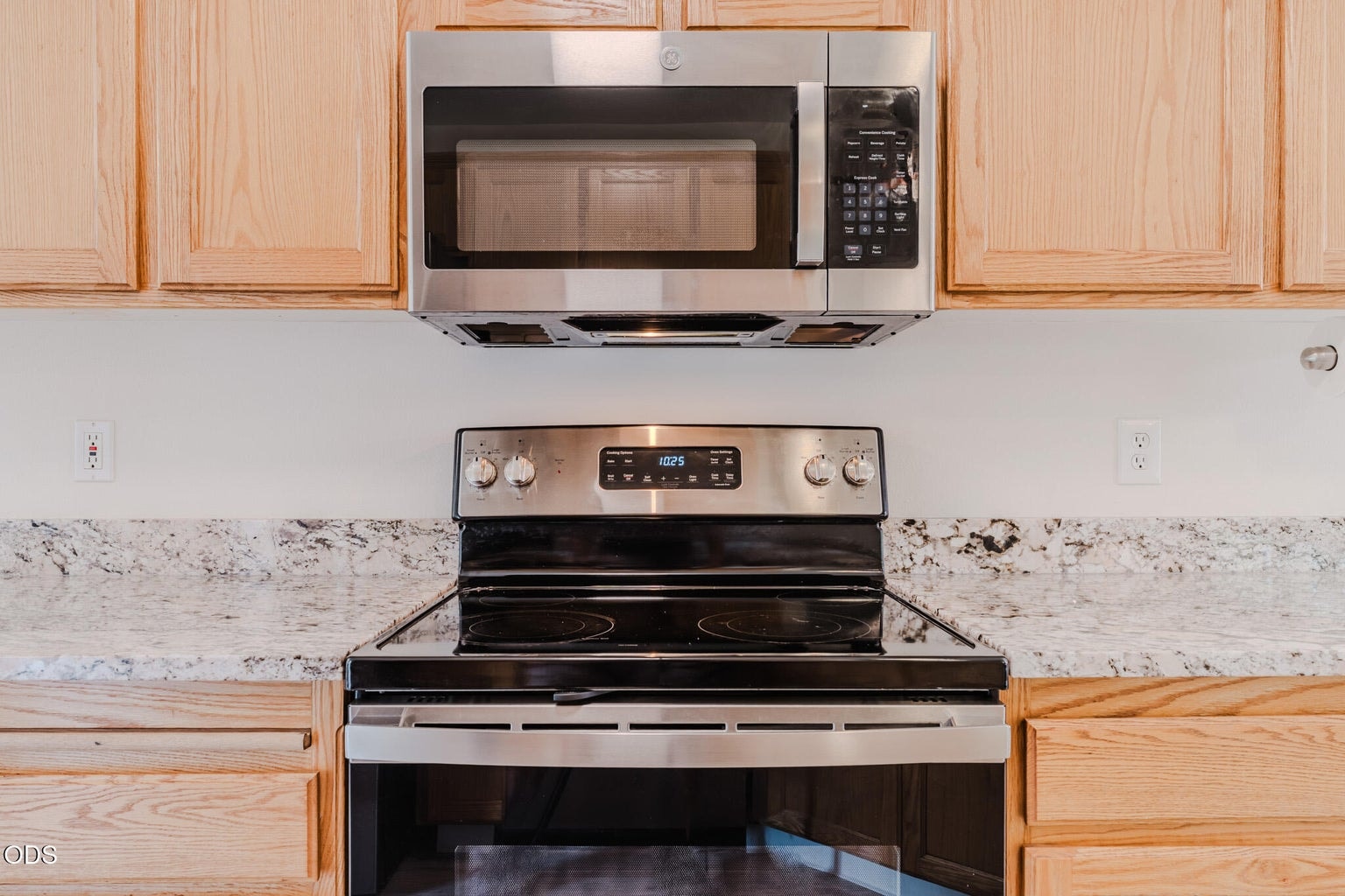 Photo of 2635 NE Yellowpine Road 11 of 48