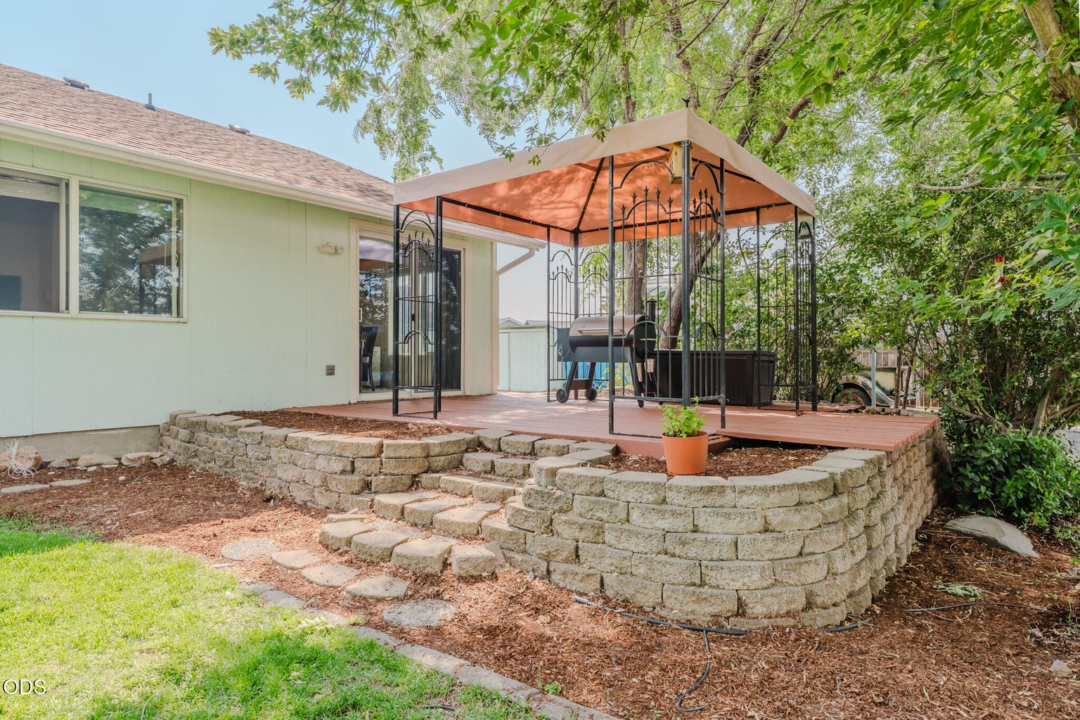 Photo of 2635 NE Yellowpine Road 34 of 48